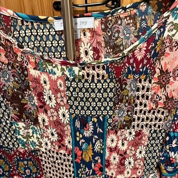 Floral & Ivy Floral Themed Patchwork Blouse - Picture 9 of 12
